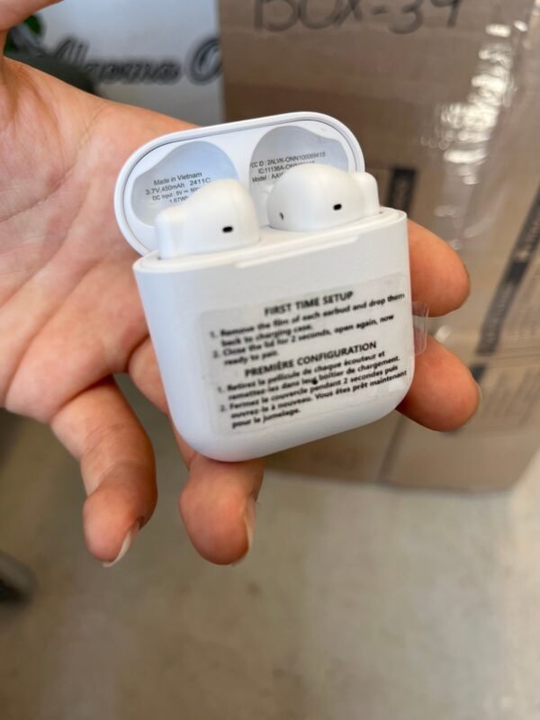 Onn Bluetooth wireless Earbuds - Image 2
