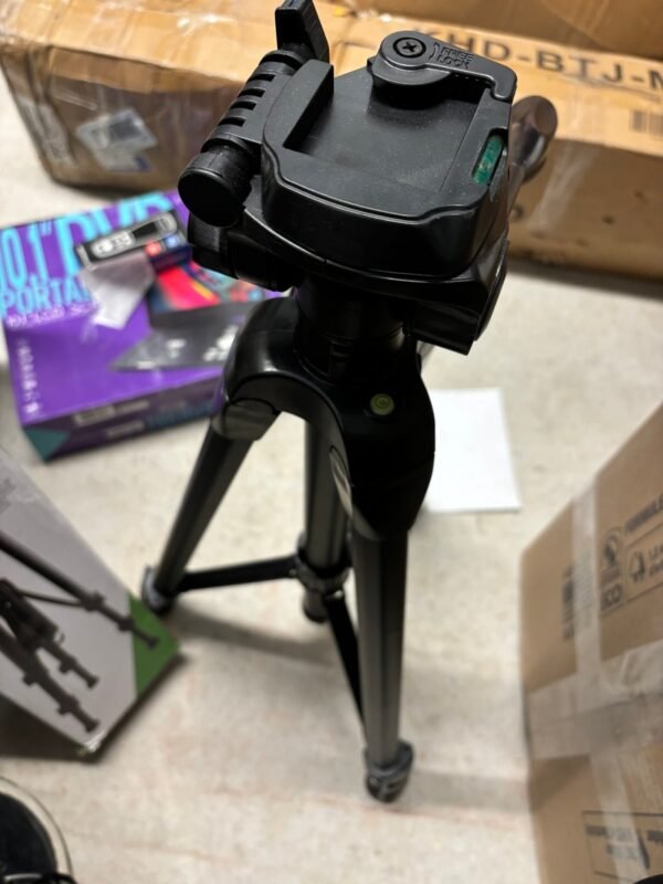 Vivitar 67- Inch Tripod - Image 3