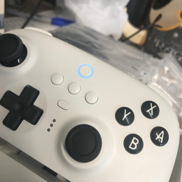 8Bitdo Controller - Image 4